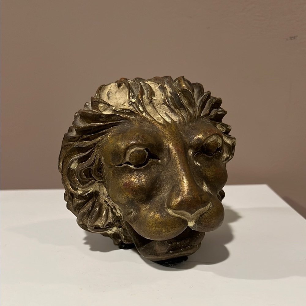 Montaage Gold Lion Head Figurine
